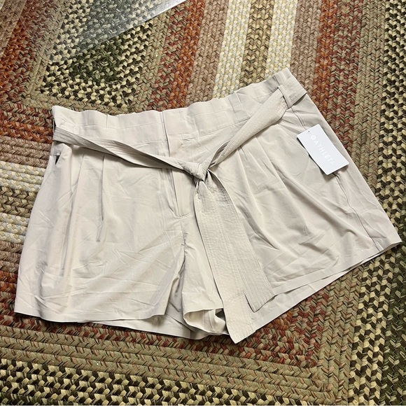Athleta Beige Skyline Short II high waisted size 24 - Picture 2 of 13
